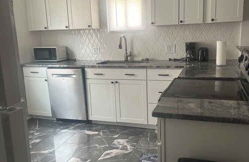 Old Brooklyn House | 4-bedroom home away from home in the heart of Cleveland