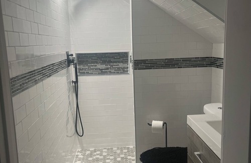 Old Brooklyn House | 4-bedroom home away from home in the heart of Cleveland