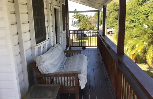 Rockhampton House | 4 bedroom home. Close to restaurants,fast food, shopping and hospital