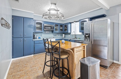 Carlyss House | 4 Bedroom Home in Sulphur, La