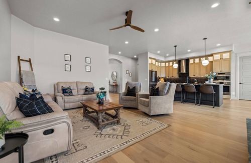 Nampa House | 4-bedroom home Nampa 83686, Relocations, Corporate