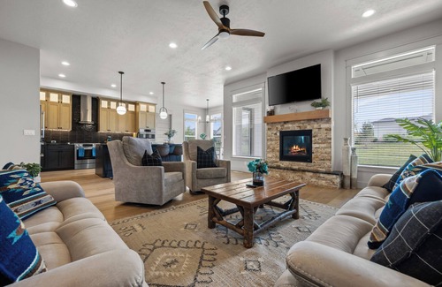 Nampa House | 4-bedroom home Nampa 83686, Relocations, Corporate