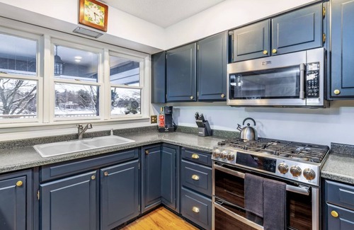 Iron Mountain House | 4-Bedroom Home on Moon Lake