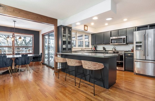 Iron Mountain House | 4-Bedroom Home on Moon Lake
