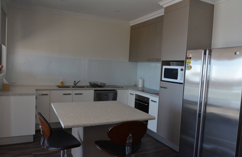 Wallaroo House | 4 bedroom home, sleeps 10 located in the Marina with Awesome Views
