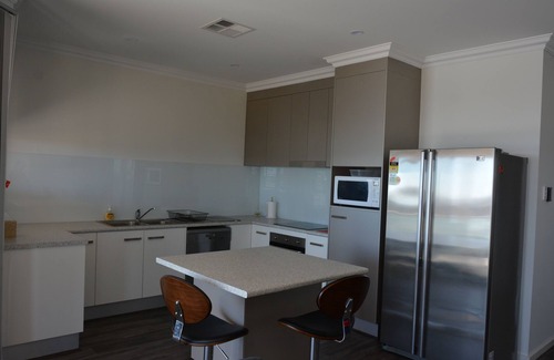 Wallaroo House | 4 bedroom home, sleeps 10 located in the Marina with Awesome Views