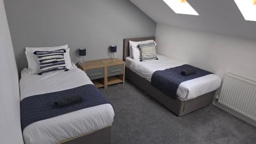 Ashton-under-Lyne House | 4 Bedroom Home Tameside Greater Manchester Sleeps 8