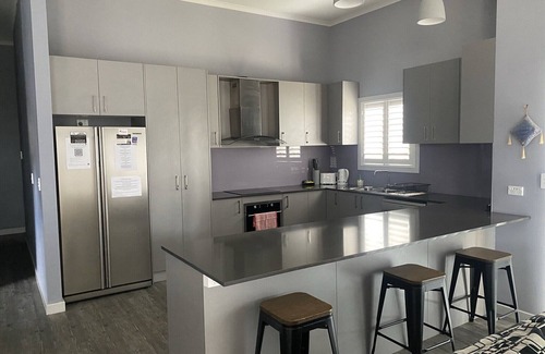 Thirlmere House | 4 Bedroom Home Thirlmere..Walk to NSW Rail Transport Museum