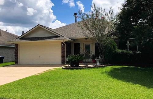 Wellborn House | 4 Bedroom Home - Close to A&M. Perfect for Aggie Events.