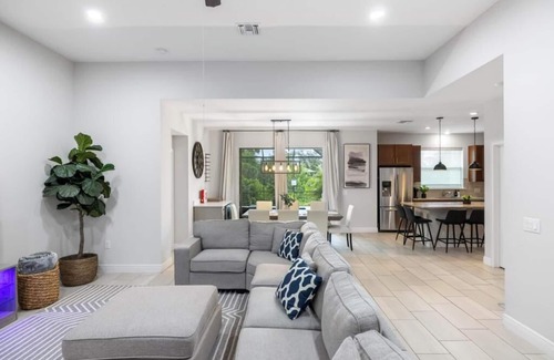 Oakland Hills House | 4-Bedroom Home with Heated Pool