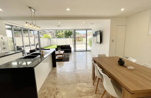 Canada Bay House | 4 bedroom home with bay views