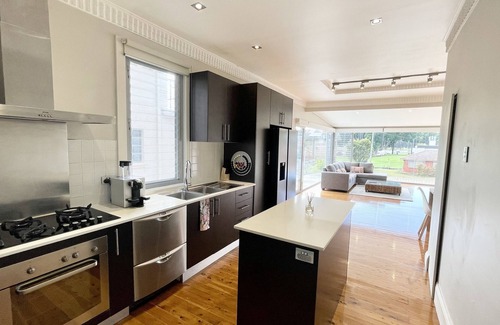 Canada Bay House | 4 bedroom home with bay views