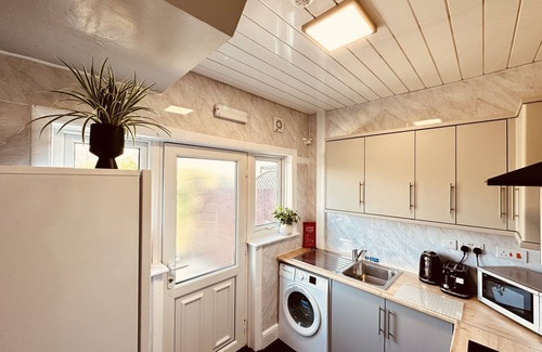 Alvaston House | 4 Bedroom House 2 Bathroom - Derby -Close To R/R