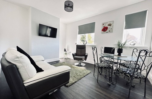 Alvaston House | 4 Bedroom House 2 Bathroom - Derby -Close To R/R