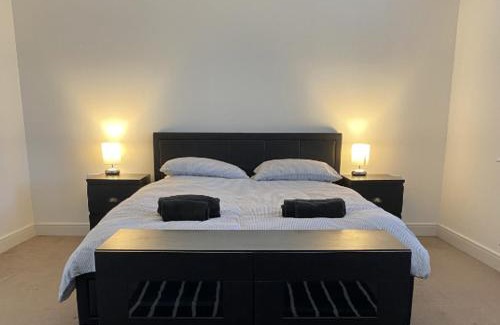 Colchester House | 4 Bedroom House, 5 mins to Colchester Station, Contractors, free Parking, WiFI