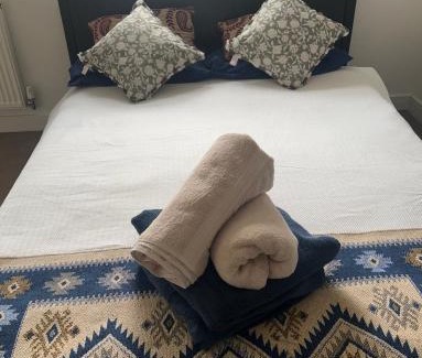 Colchester House | 4 Bedroom House, 5 mins to Colchester Station, Contractors, free Parking, WiFI