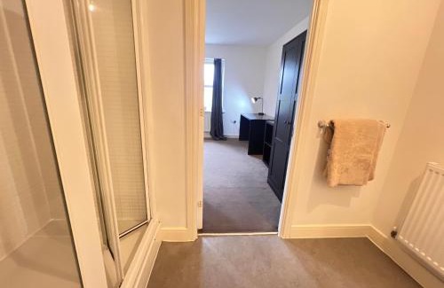 Colchester House | 4 Bedroom House, 5 mins to Colchester Station, Contractors, free Parking, WiFI