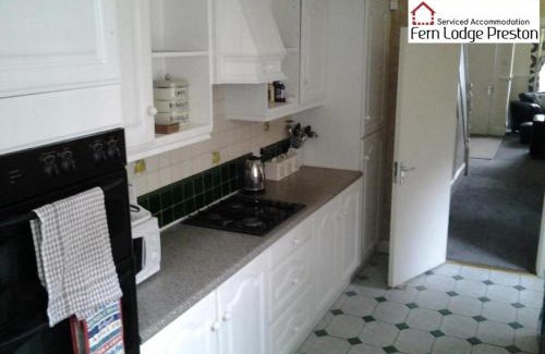 Preston House | 4 Bedroom House at Fern Lodge Preston Serviced Accommodation - Free WiFi & Parking