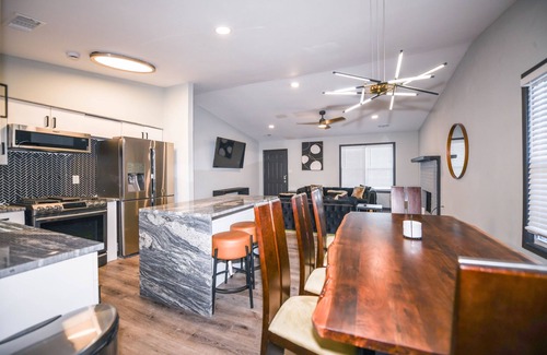 Church Street House | 4 bedroom house close to downtown with 8 beds