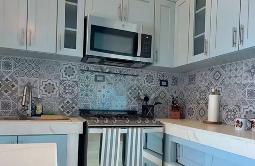 San Luis Talpa House | 4-bedroom house in Amatecampo with AC, WiFi. Enjoy a peaceful getaway