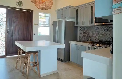 San Luis Talpa House | 4-bedroom house in Amatecampo with AC, WiFi. Enjoy a peaceful getaway