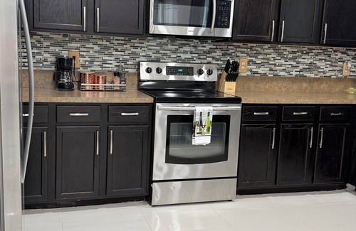 Deltona Lakes House | 4-bedroom house in awesome Deltona with AC, WiFi. Enjoy your stay