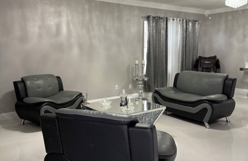 Deltona Lakes House | 4-bedroom house in awesome Deltona with AC, WiFi. Enjoy your stay