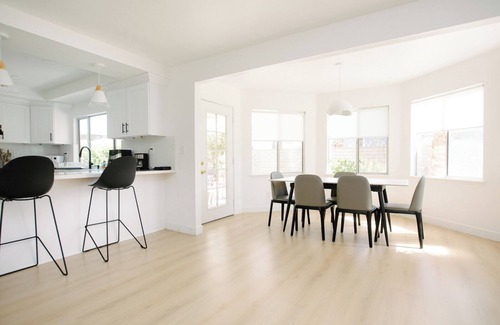 Ontario House | 4-bedroom house in beautiful Ontario with WiFi, AC. Enjoy your stay