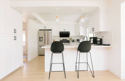 Ontario House | 4-bedroom house in beautiful Ontario with WiFi, AC. Enjoy your stay