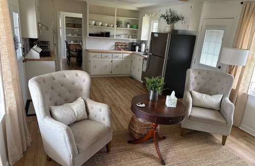 Ochlocknee House | 4-bedroom house in charming Ochlocknee with AC, WiFi. Relax and unwind
