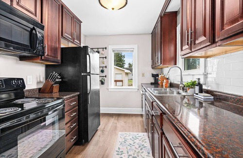 Superior House | 4-bedroom house in Central Park- Superior with AC, WiFi