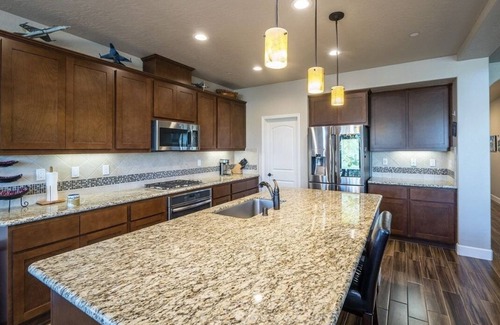 Hanford House | 4-bedroom house in charming Hanford with AC, WiFi, fitness room