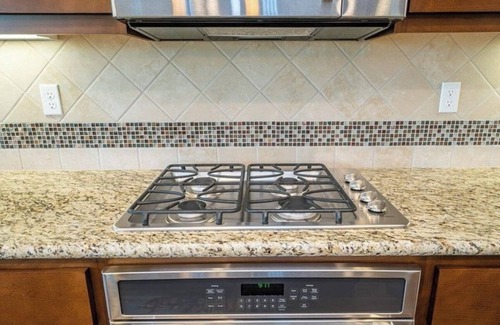 Hanford House | 4-bedroom house in charming Hanford with AC, WiFi, fitness room