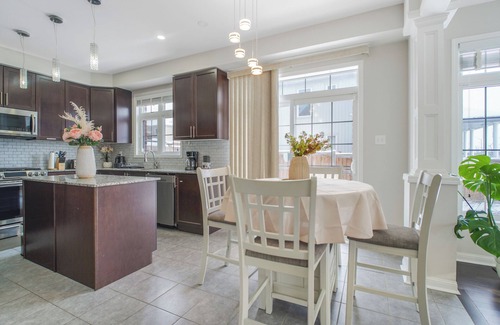 Bowmanville House | 4-bedroom house in charming Haydon with fitness room, WiFi, AC
