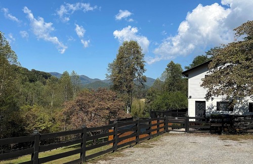 Marble House | 4-bedroom house in charming Marble with pool spa and fitness room