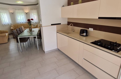 Kaldanija House | 4-bedroom house in charming Buje with pool, AC, WiFi. Enjoy your stay!
