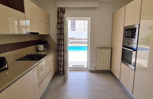 Kaldanija House | 4-bedroom house in charming Buje with pool, AC, WiFi. Enjoy your stay!