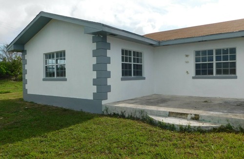 Rock Sound House | 4-bedroom house in fabulous Rock Sound with WiFi, AC on scenic hilltop