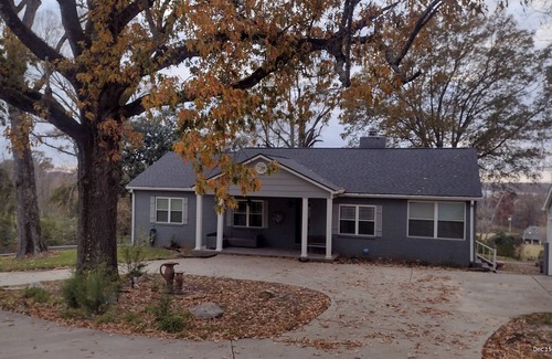 Vicksburg House | 4-bedroom house in historic Vicksburg with AC, WiFi, Pet friendly.