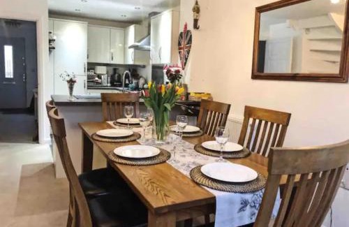 Ford House | 4 bedroom house in seaside town