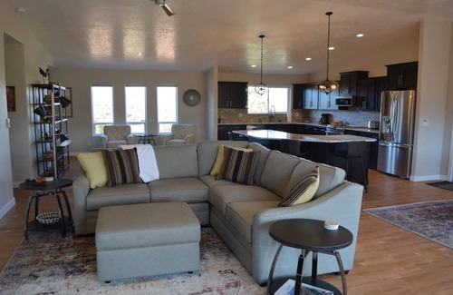 Torrey House | 4-bedroom house in tranquil Torrey with WiFi, AC. Enjoy a peaceful getaway!
