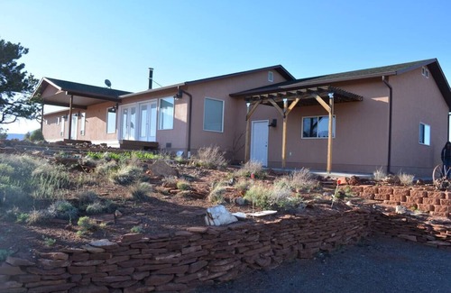 Torrey House | 4-bedroom house in tranquil Torrey with WiFi, AC. Enjoy a peaceful getaway!