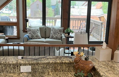 Weisshorn House | 4-bedroom house in enchanting Breckenridge with WiFi