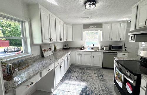 Millington House | 4-bedroom house in wonderful Millington with WiFi, AC- Pond - Barn - 9 acres -