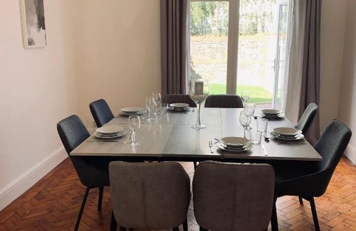 Penylan House | 4 bedroom House nr Cardiff City Centre