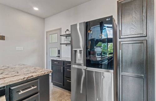 Drasco House | 4-bedroom house on Greers Ferry Lake