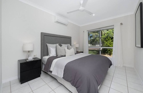Bushland Beach House | 4 bedroom house right on the beach!