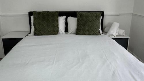 Chadwell Heath House | 4 Bedroom House - Romford