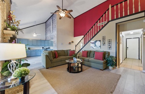 South Arlington House | 4-Bedroom House with Private Pool near Cowboy Stadium and DFW