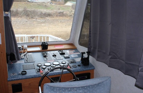 Kirby Boat Rental | 4 Bedroom Houseboat for Rent